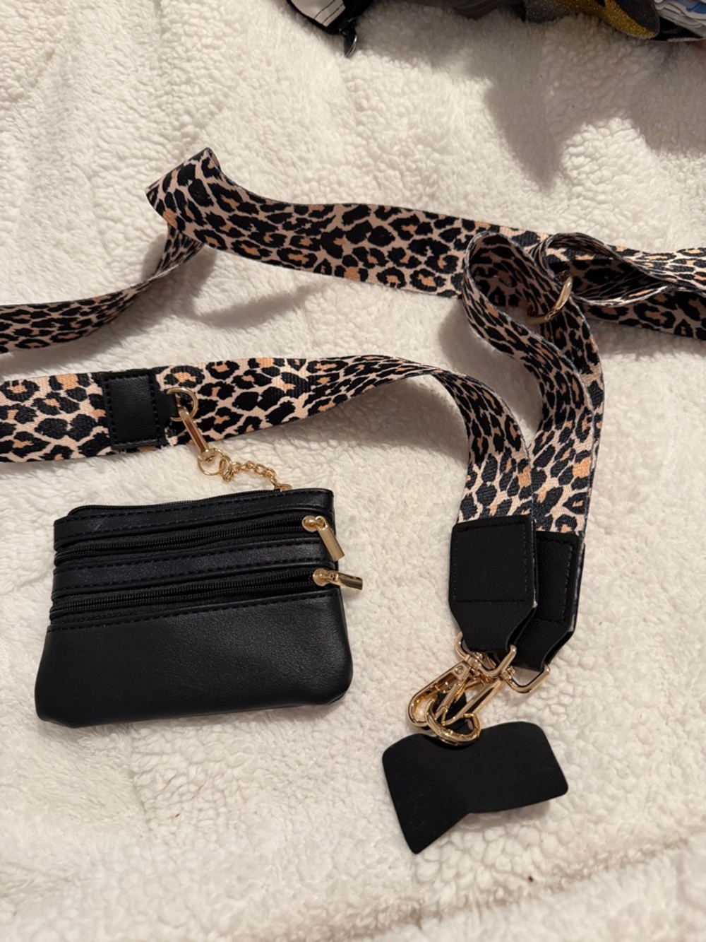 Clip & Go Strap with Pouch - Leopard Collection